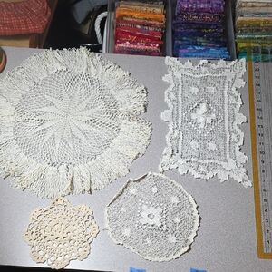 Vintage Lace Doilies Set